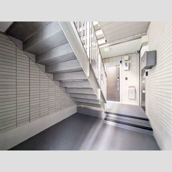 エントランス (玄関共用部)