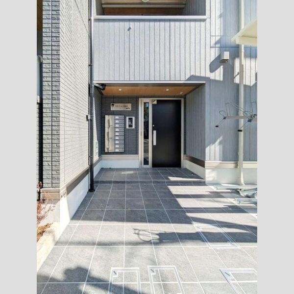 エントランス (エントランス)