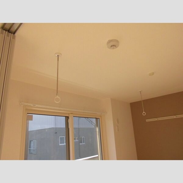 その他設備 (室内物干し)