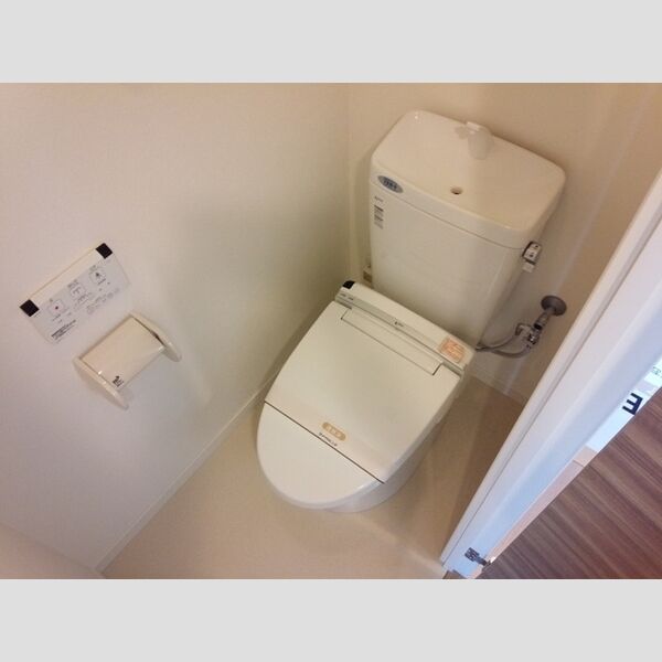 トイレ (温水洗浄暖房便座)