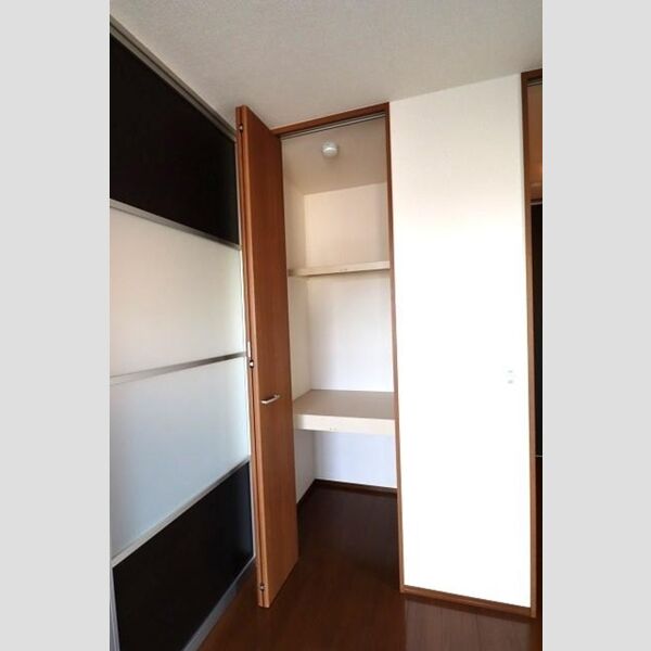 その他 (物入(洋6南))