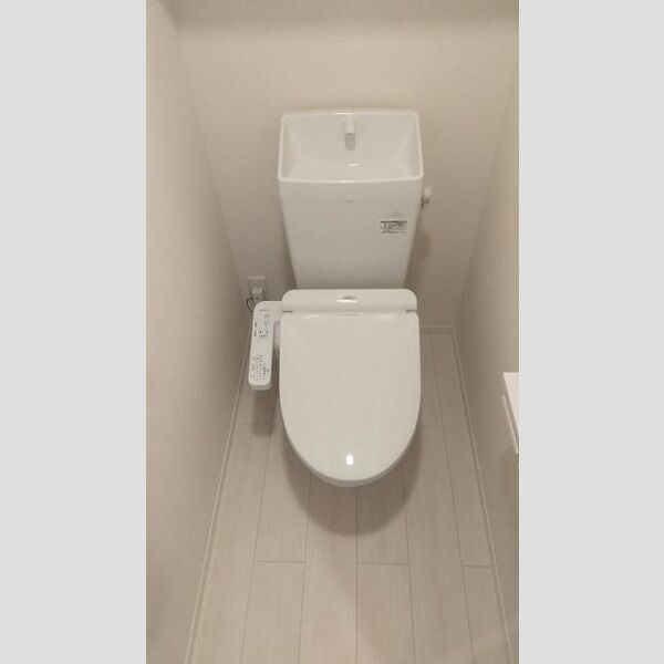 トイレ (温水洗浄暖房便座)
