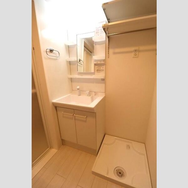 洗面所 (洗髪洗面化粧台)