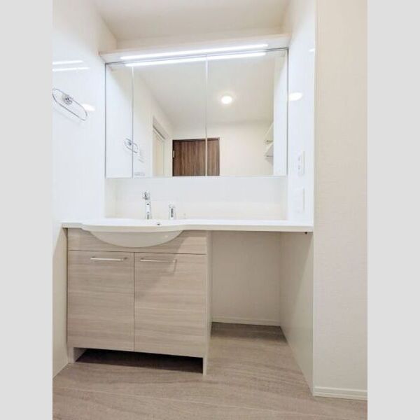 洗面所 (洗髪洗面化粧台)