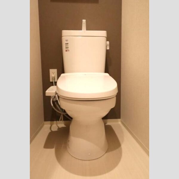 トイレ (温水洗浄暖房便座)