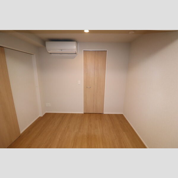 その他 (洋室5.7帖⓶)