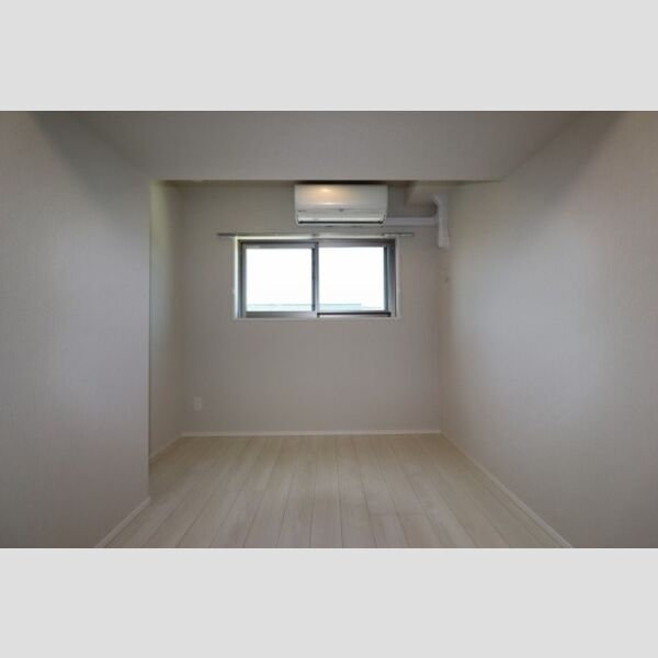 その他 (洋室5.4帖⓶)