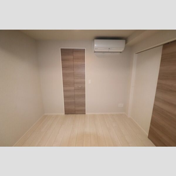 その他 (洋室5.7帖⓶)