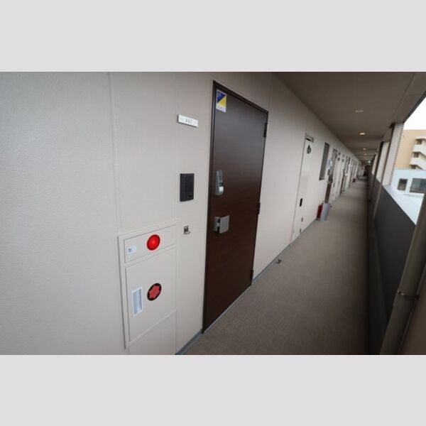 玄関 (玄関ドア)