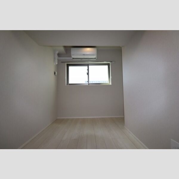 その他 (洋室5.4帖⓶)