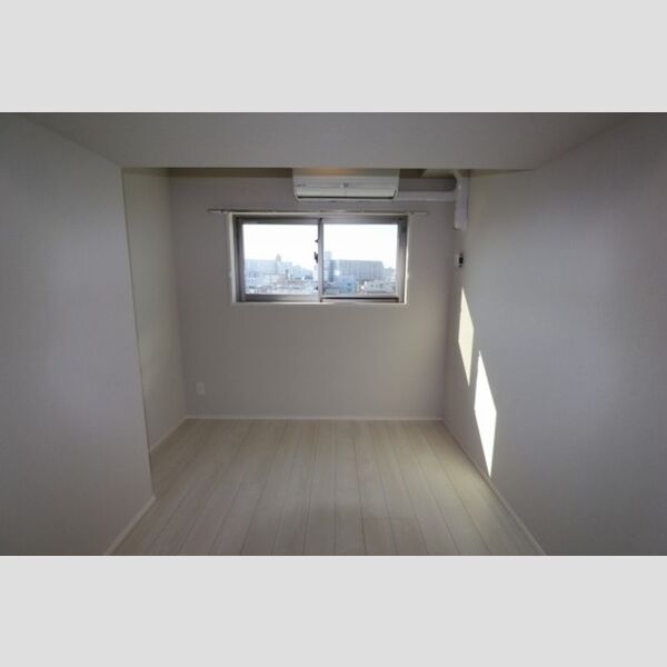 その他 (洋室5.4帖⓶)