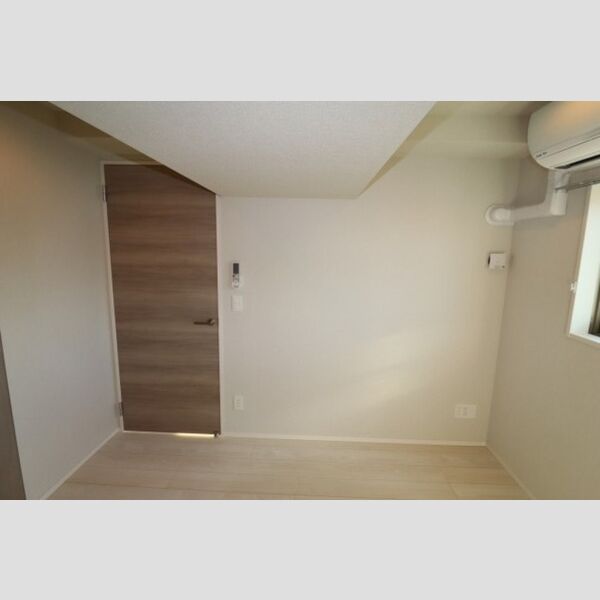 その他 (洋室5.8帖⓷)