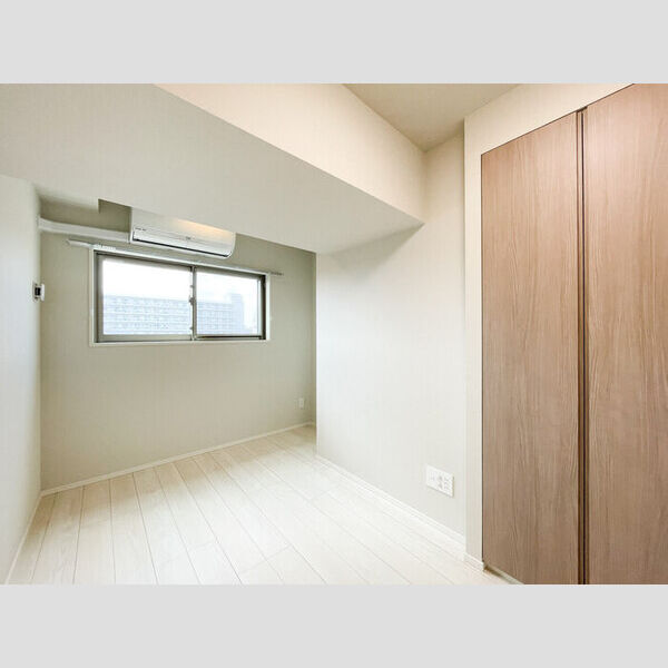 その他 (洋室5.4帖⓶)