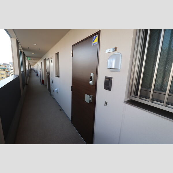 玄関 (玄関ドア)