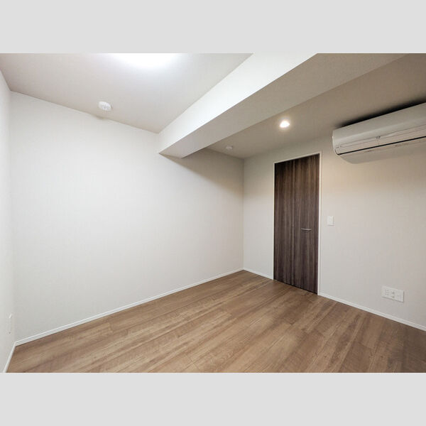 その他 (洋室5.7帖⓵)