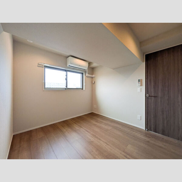 その他 (洋室5.8帖④)