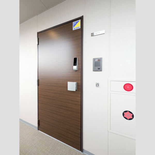 玄関 (玄関ドア)