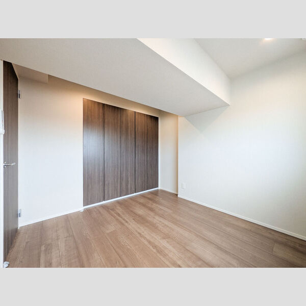 その他 (洋室5.8帖⓵)