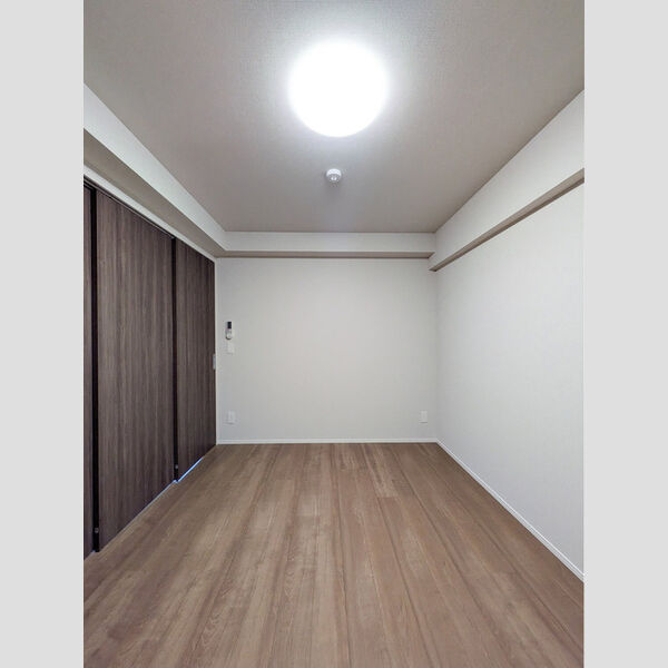 その他 (洋室6.1帖⓵)