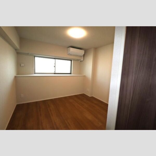 その他 (洋室9.3帖⓶)