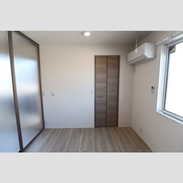 その他 (洋室5.3帖⓷バルコニー側)