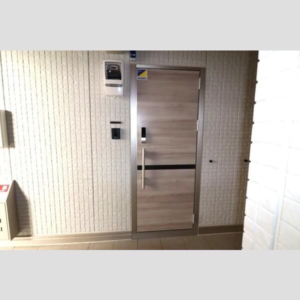 玄関 (玄関ドア)