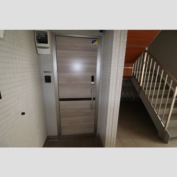 玄関 (玄関ドア)