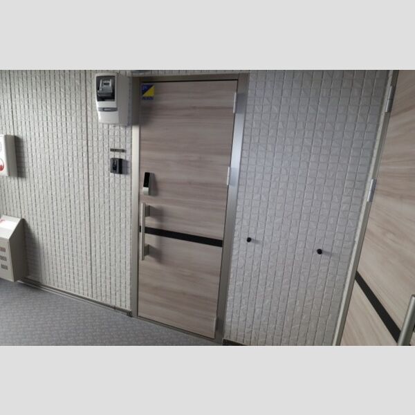 玄関 (玄関ドア)