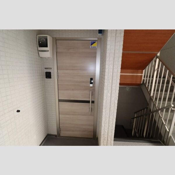 玄関 (玄関ドア)