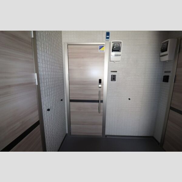 玄関 (玄関ドア)