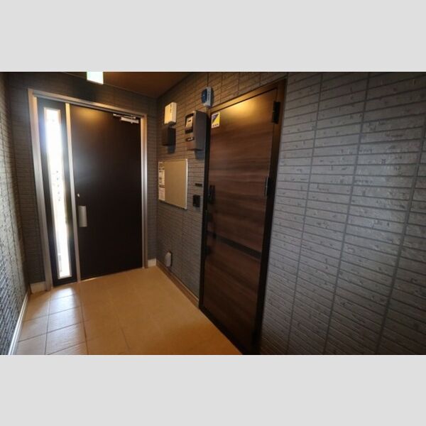 玄関 (玄関ドア)