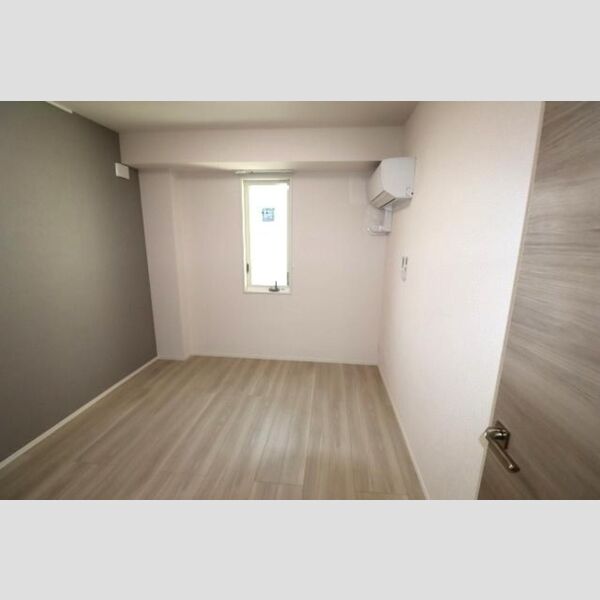 その他 (洋室5.4帖⓶)