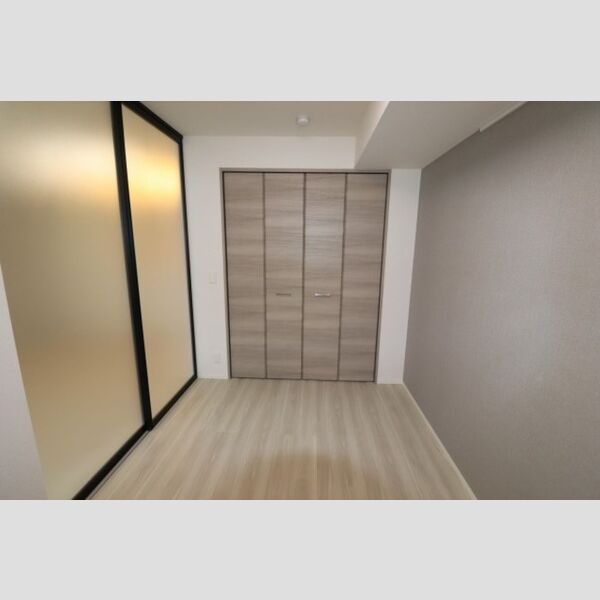 その他 (テラス側洋室⓷)