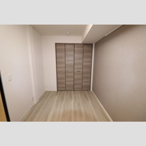 その他 (玄関側洋室⓶)