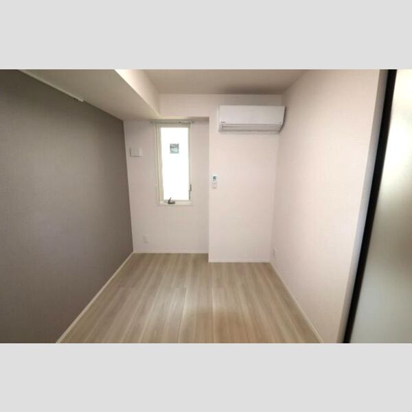 その他 (バルコニー側洋室⓶)