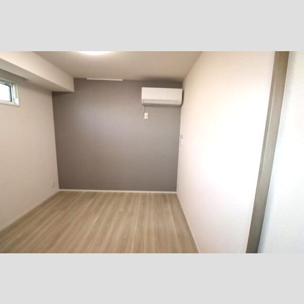 その他 (洋室5.8帖⓶)