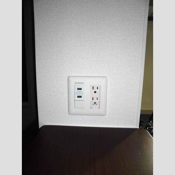 その他 (USB電源コンセント)