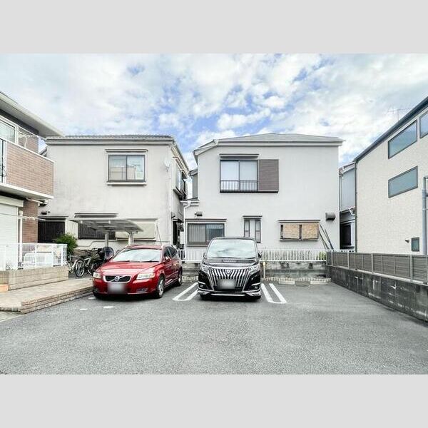 駐車場 (駐車場)