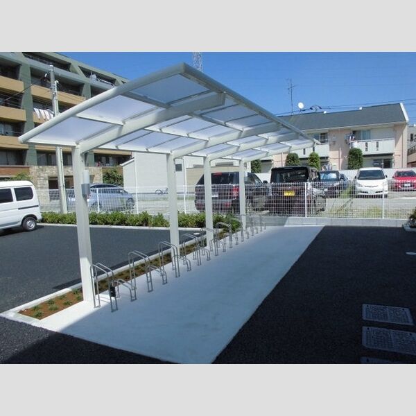 現地周辺 (駐輪場)