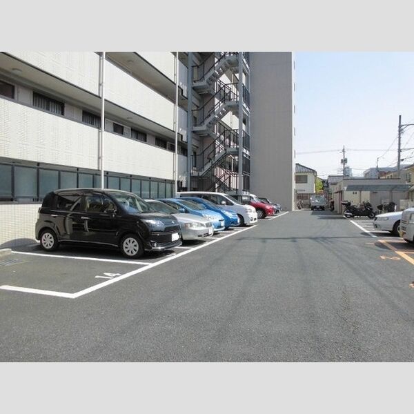 駐車場 (駐車場)