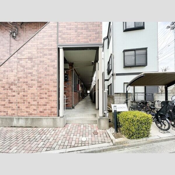 エントランス (エントランス)