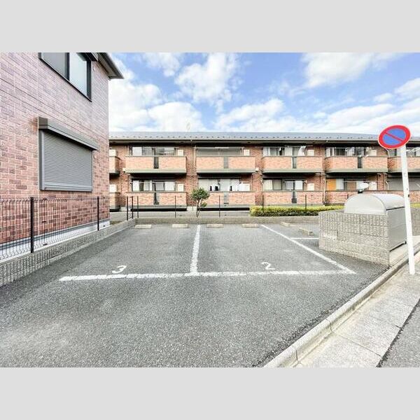 駐車場 (駐車場)