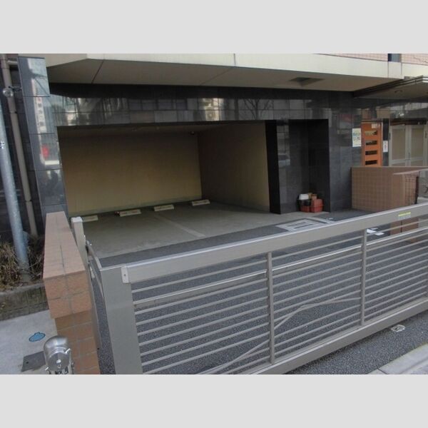 駐車場 (駐車場)