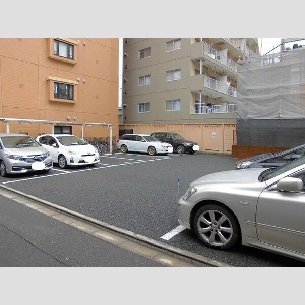 駐車場 (駐車場)