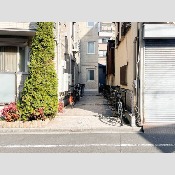 エントランス (エントランス)