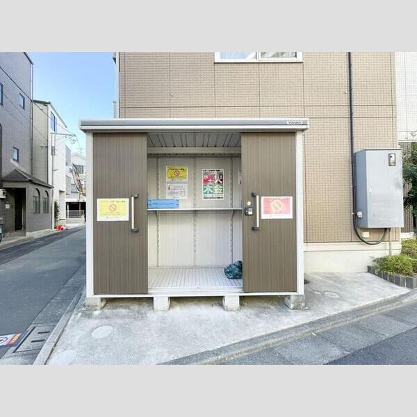 現地周辺 (ゴミ置き場)