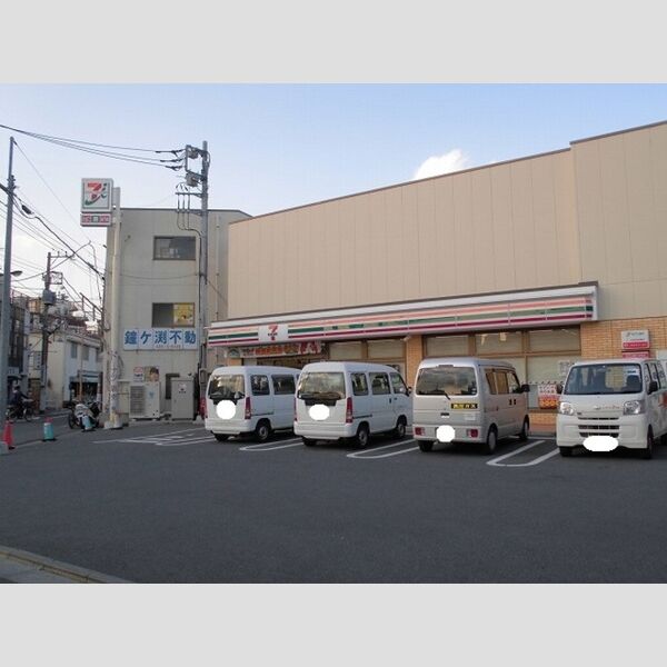 現地周辺 (セブンイレブン)