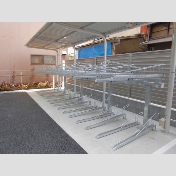 現地周辺 (駐輪場)