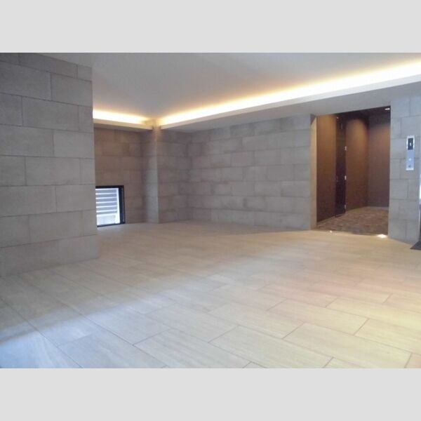 現地周辺 (ロビー)