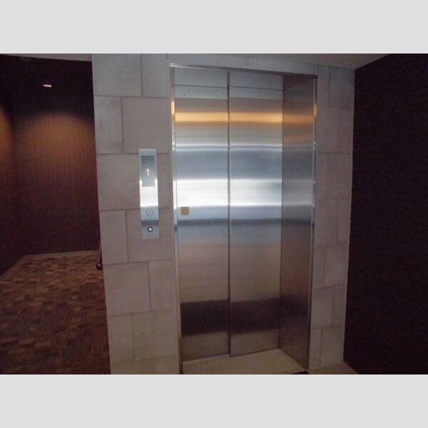 現地周辺 (エレベーター)